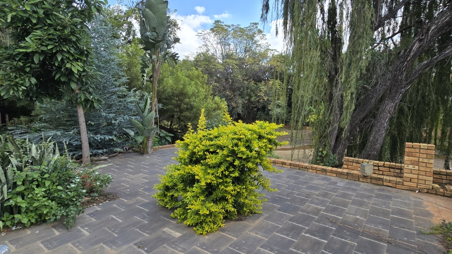 2 Bedroom Property for Sale in Safari Gardens North West